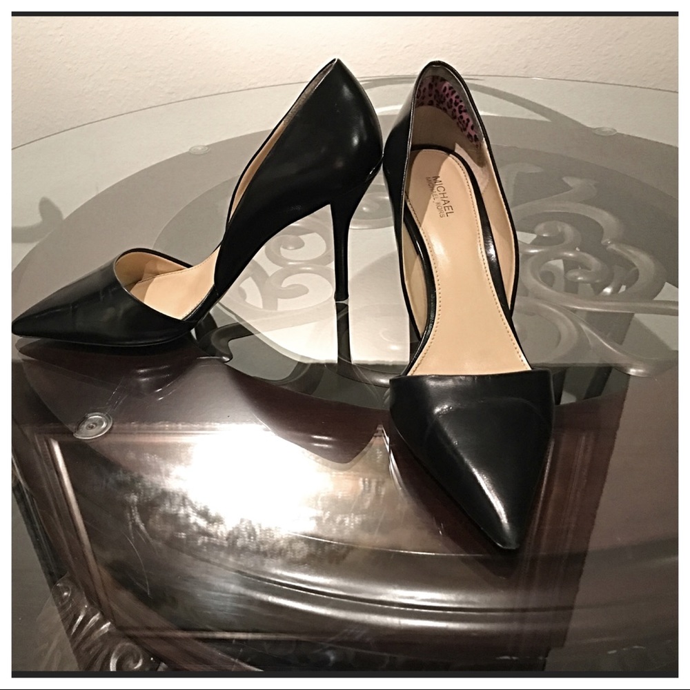 Michael Kors Black Pointed Toe Heels/Pumps 👠